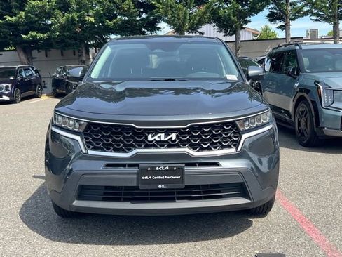 Certified 2023 Kia Sorento LX AWD/4WD image 4