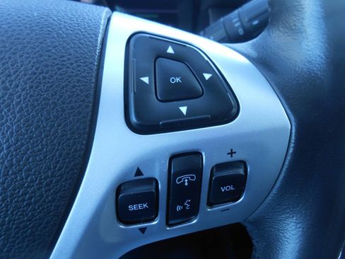 Used 2013 Ford Edge SEL image 16