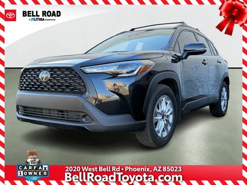 Used 2024 Toyota Corolla Cross LE image 1
