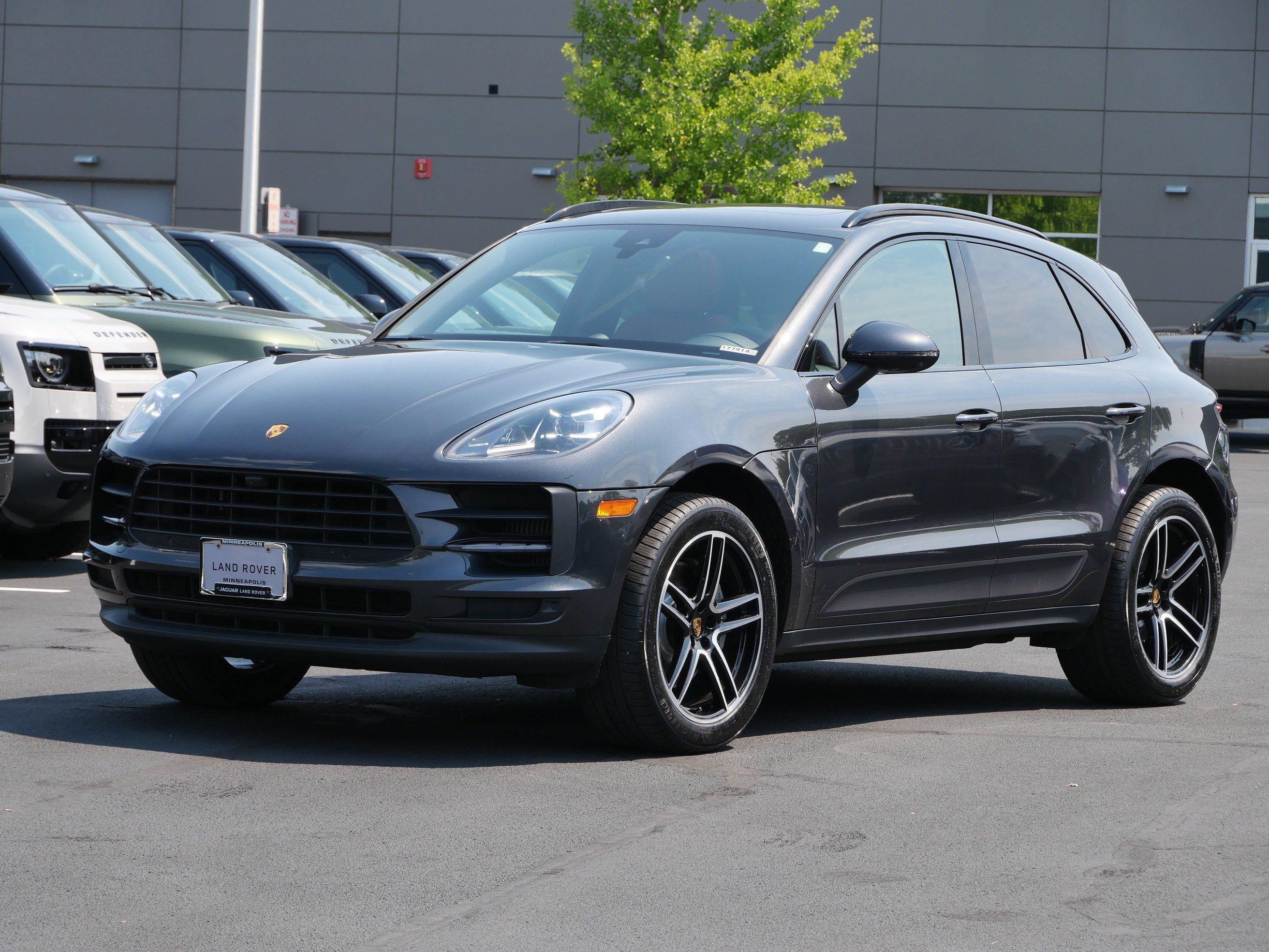 Used 2021 Porsche Macan S AWD/4WD image 1