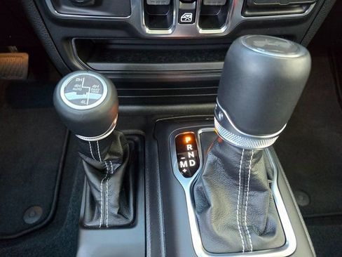 Used 2023 Jeep Wrangler Unlimited Sahara w/ Cold Weather Group image 21