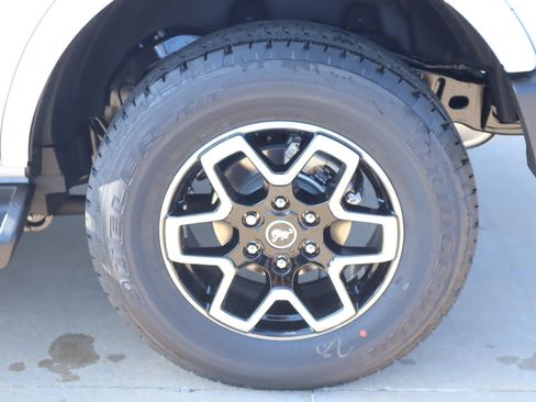 New 2026 Ford Bronco Outer Banks AWD/4WD image 19