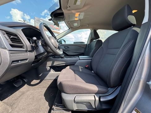 Used 2023 Nissan Rogue S FWD image 23
