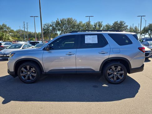 Used 2023 Honda Pilot Sport image 5