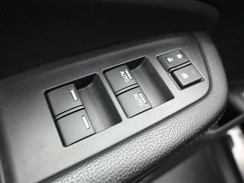 Used 2017 Honda Pilot Elite image 13