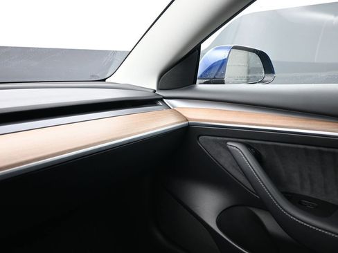 Used 2023 Tesla Model 3 Standard Range image 18