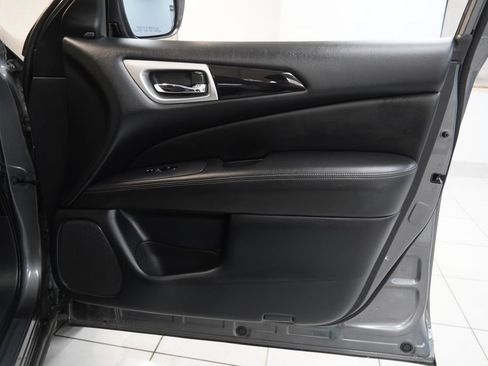 Used 2020 Nissan Pathfinder SV AWD/4WD image 35