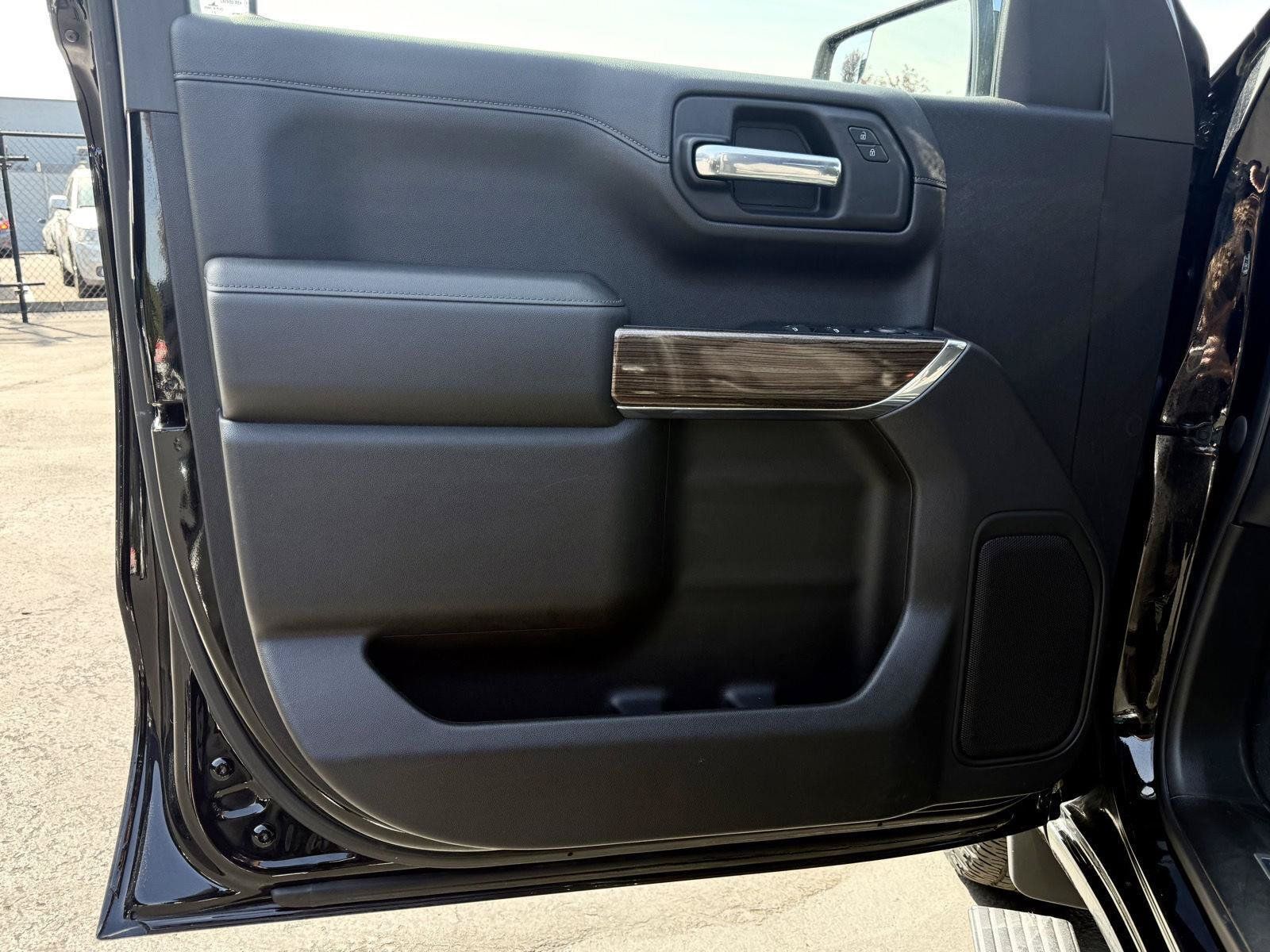 Used 2021 Chevrolet Silverado 1500 LT AWD/4WD image 14