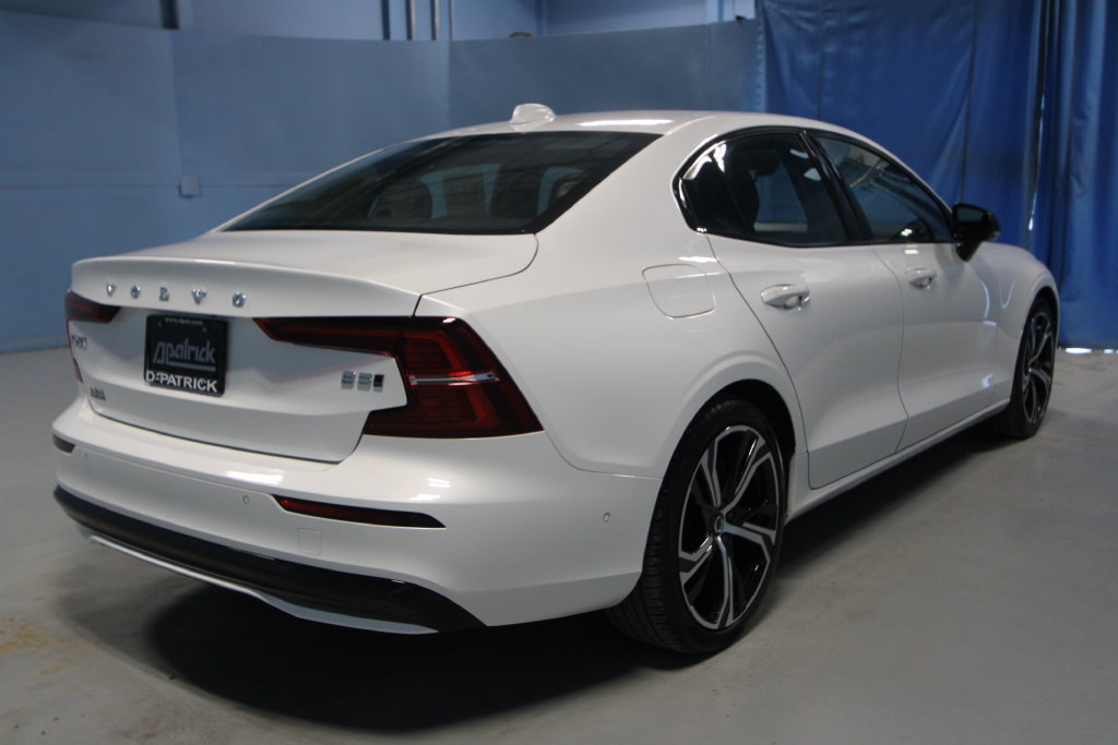 Used 2024 Volvo S60 B5 Plus AWD/4WD image 28