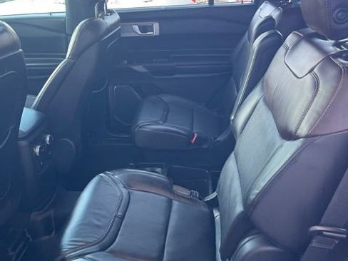 Used 2020 Ford Explorer Platinum image 14