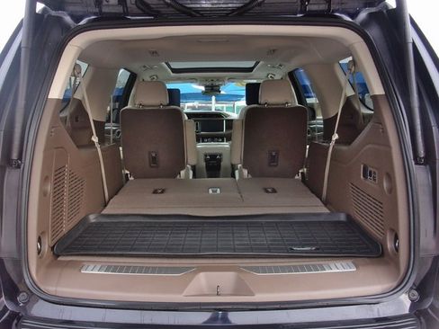 Used 2024 GMC Yukon XL Denali w/ Advanced Technology Package image 37