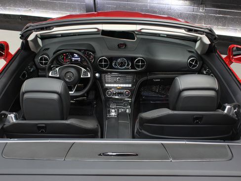 Used 2017 Mercedes-Benz SL 550 image 29