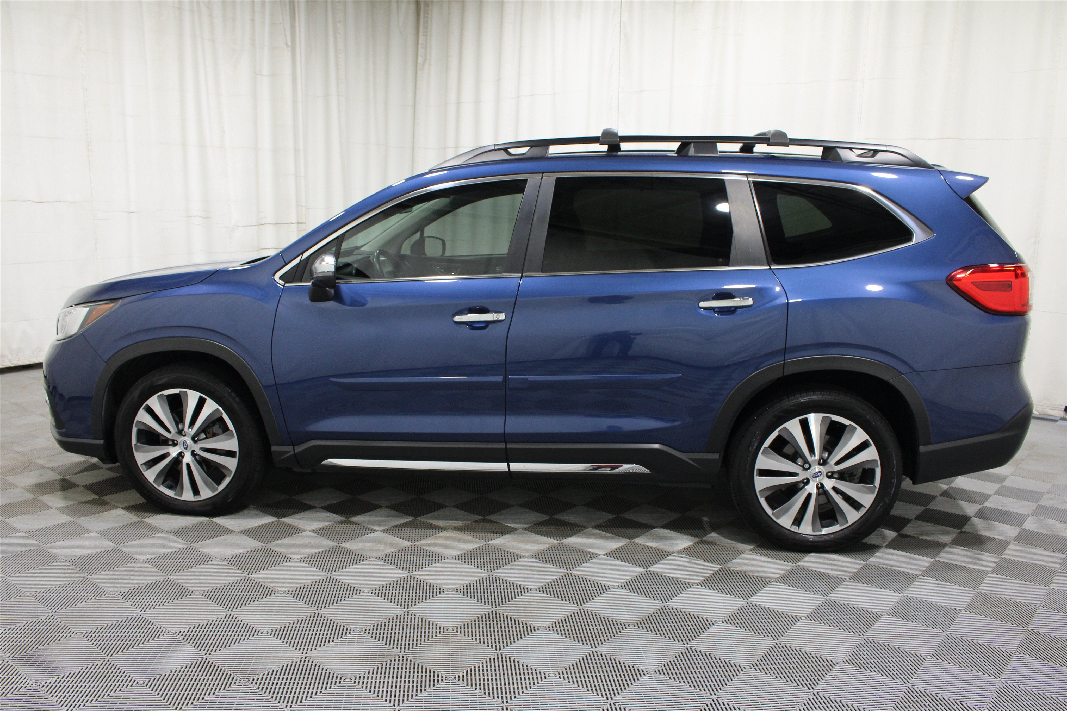 Used 2019 Subaru Ascent Touring w/ Popular Package #3 AWD/4WD image 37