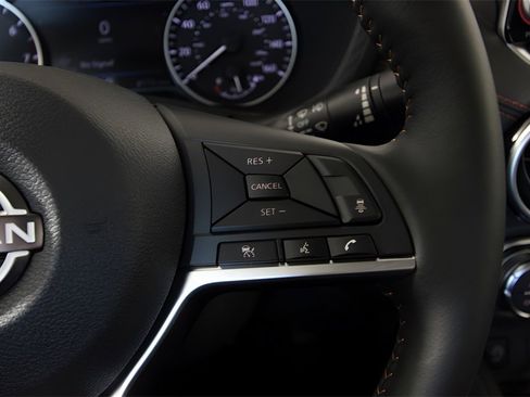 Used 2025 Nissan Sentra SR w/ SR Premium Package image 21