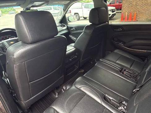 Used 2016 Chevrolet Suburban LS RWD image 26