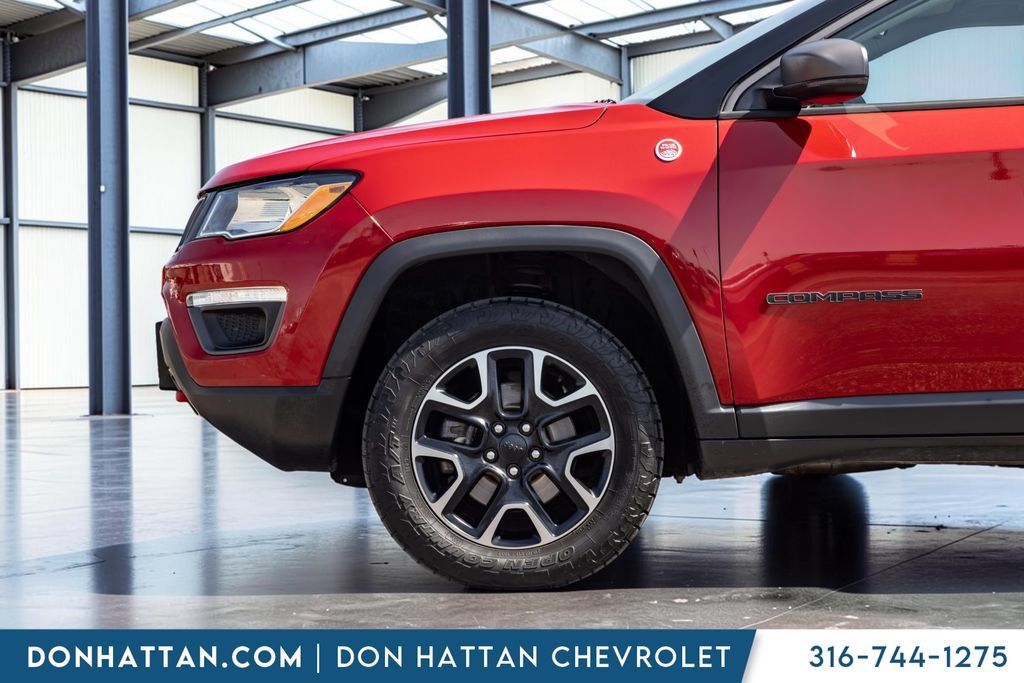 Used 2018 Jeep Compass Trailhawk w/ Cold Weather Group AWD/4WD image 27