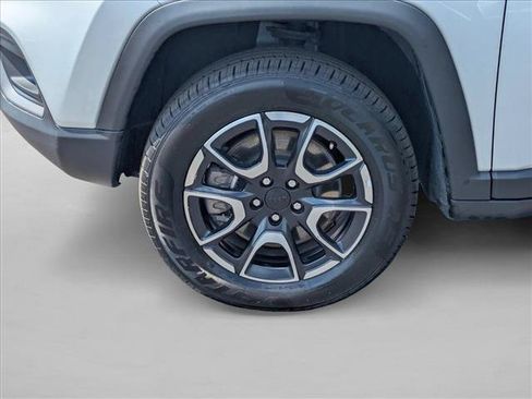 Used 2024 Jeep Compass Trailhawk AWD/4WD image 22