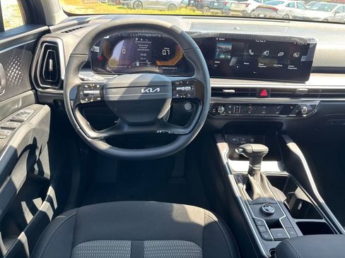 New 2026 Kia Sorento LX FWD image 25