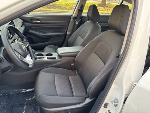 Used 2025 Nissan Altima 2.5 SV image 31