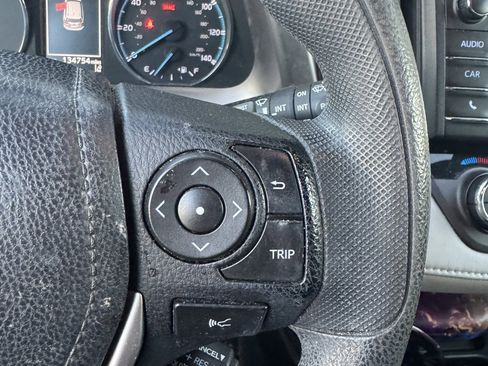 Used 2018 Toyota RAV4 LE Plus image 30