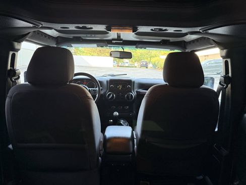Used 2017 Jeep Wrangler Unlimited Sport w/ Quick Order Package 23S AWD/4WD image 23