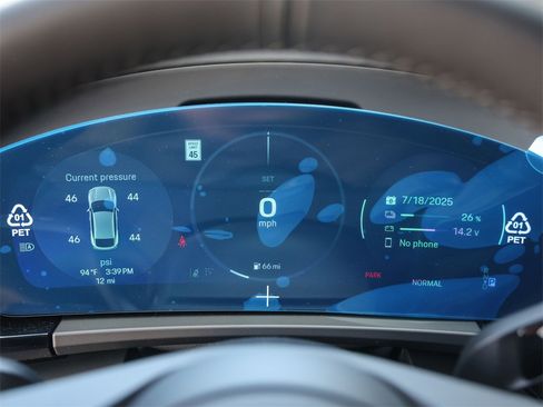 New 2025 Porsche Macan 4 Electric image 17