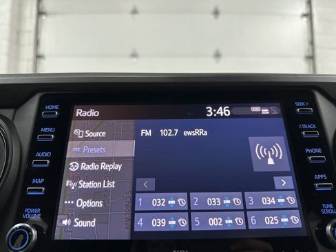 Used 2023 Toyota Tacoma TRD Off-Road image 30