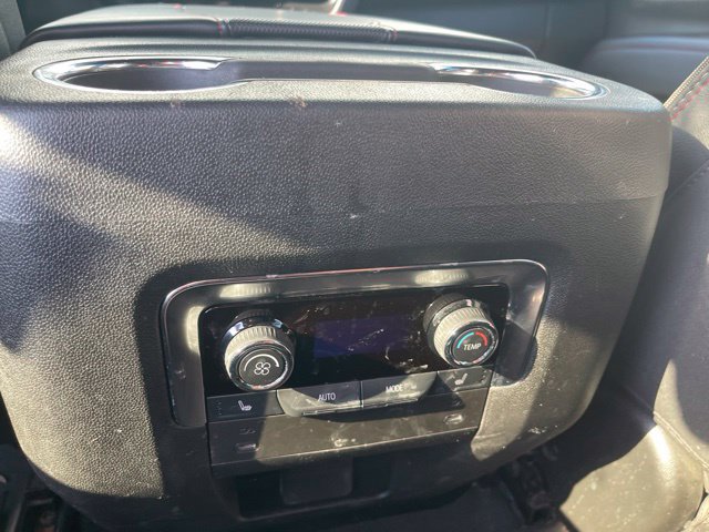 Used 2025 Chevrolet Suburban RST w/ Comfort Package AWD/4WD image 8