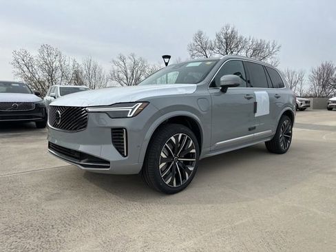 New 2026 Volvo XC90 T8 Plus w/ Protection Package Premier image 3