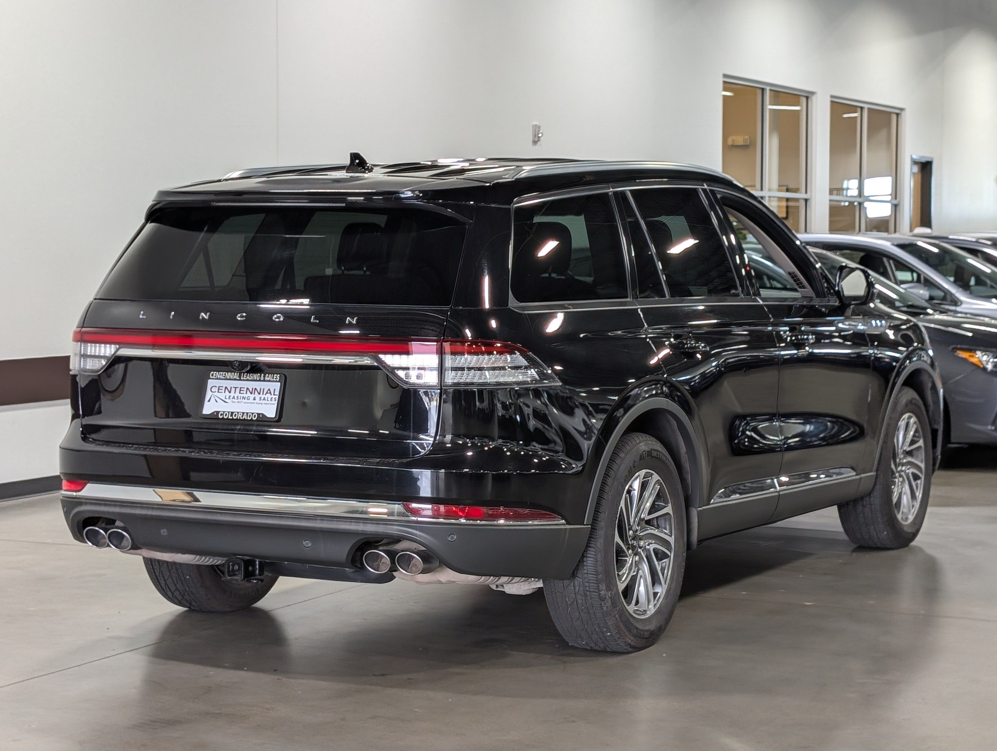 Used 2020 Lincoln Aviator AWD image 3