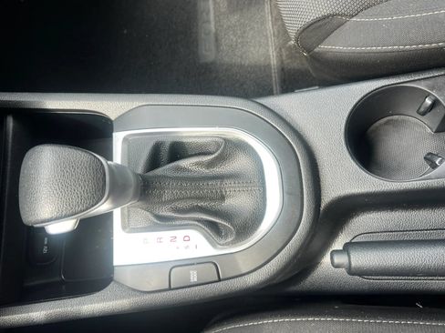 Used 2022 Kia Forte LXS FWD image 24