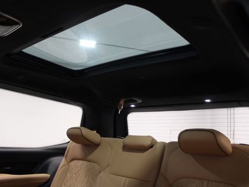 Used 2022 Jeep Grand Wagoneer Series III image 48