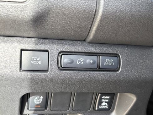 Used 2025 Nissan Frontier SV w/ SV Convenience Package image 12