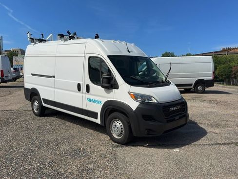 Used 2024 RAM ProMaster 2500 FWD image 1