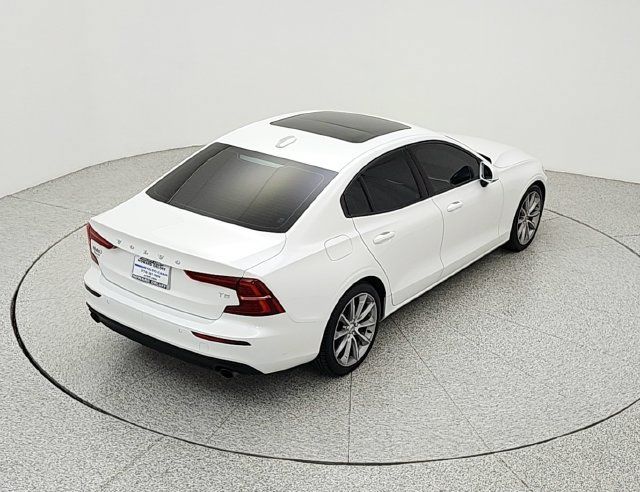 Used 2020 Volvo S60 T5 Momentum FWD image 17