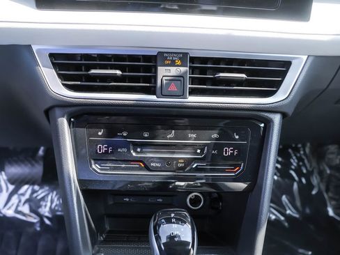 New 2025 Volkswagen Taos SE image 28