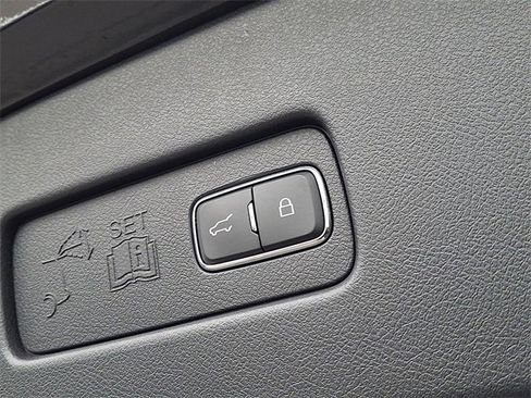 Used 2020 Lincoln Aviator Reserve image 32