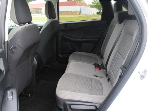 Used 2022 Ford Escape SE image 36