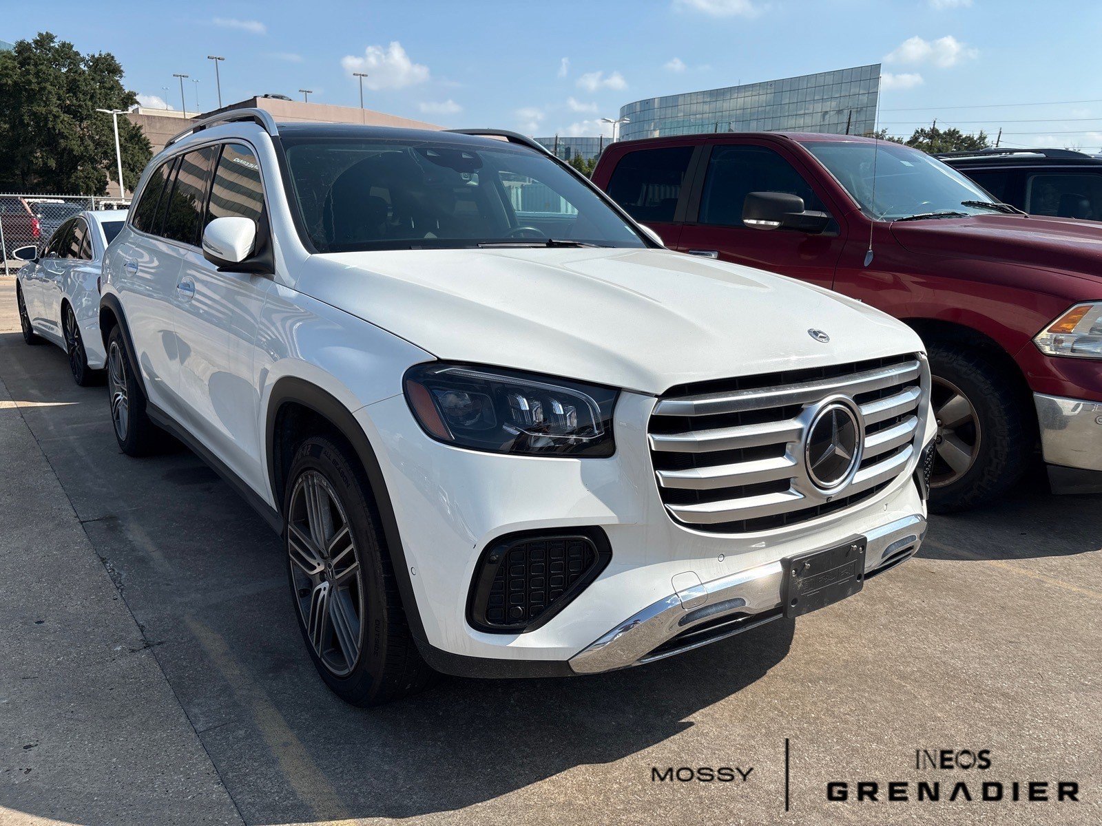Used 2025 Mercedes-Benz GLS 450 4MATIC image 1