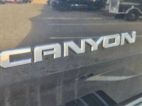 Used 2017 GMC Canyon Denali AWD/4WD image 9