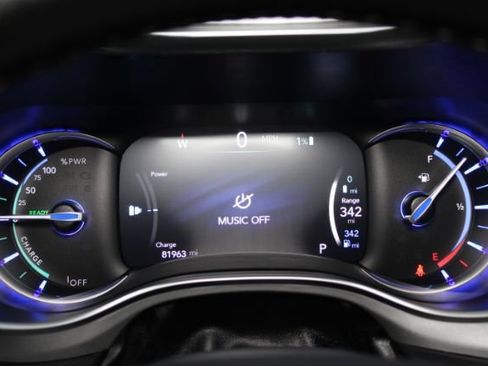 Used 2019 Chrysler Pacifica Touring-L w/ S Appearance Package FWD image 17