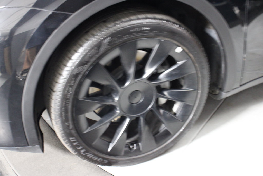 Used 2021 Tesla Model Y Long Range AWD/4WD image 4