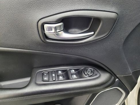 Used 2019 Jeep Compass Altitude image 27