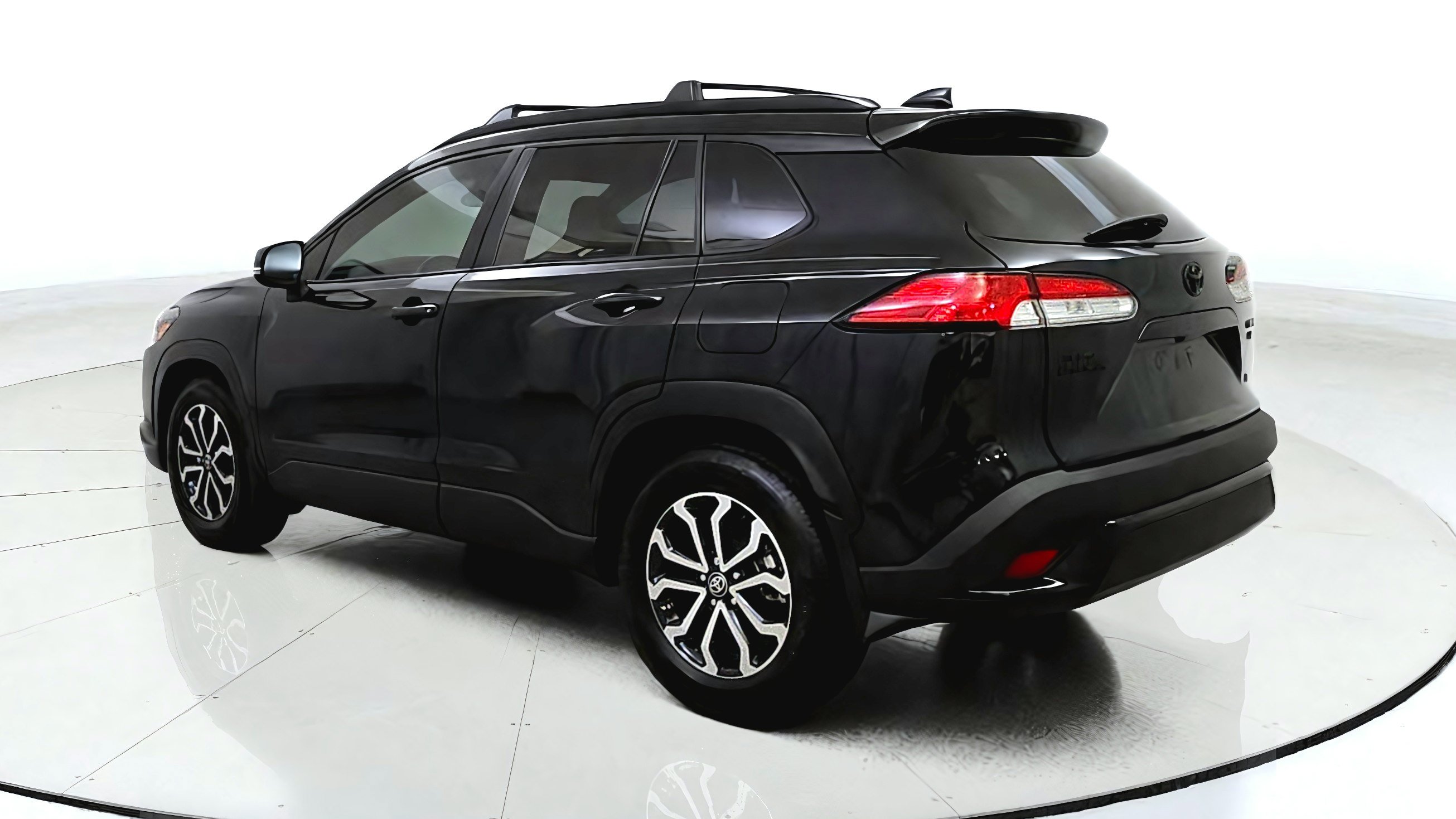 Used 2024 Toyota Corolla Cross AWD Hybrid image 5