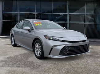 Used 2025 Toyota Camry LE FWD video 1