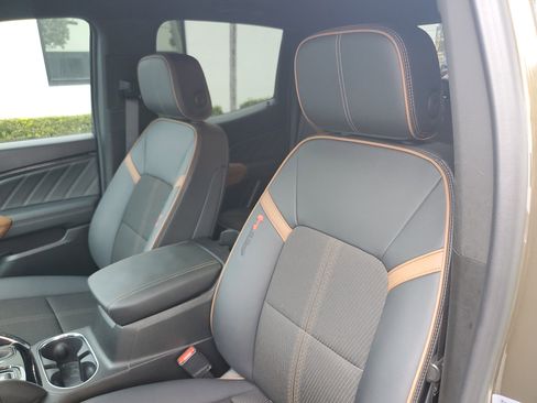 Used 2024 GMC Canyon AT4 w/ LPO, Off Road Lift Package image 9