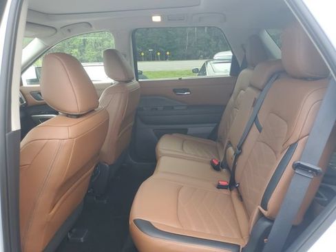 Used 2025 Nissan Pathfinder Platinum w/ Cargo Package FWD image 9