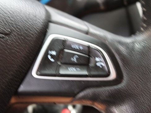 Used 2017 Ford Focus SE w/ SE Winter Package image 14