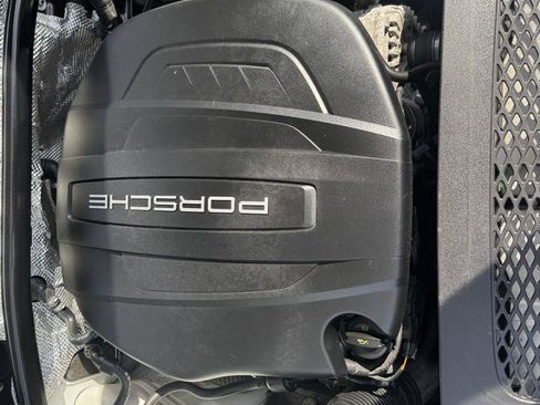 Used 2018 Porsche Macan Sport Edition AWD/4WD image 20
