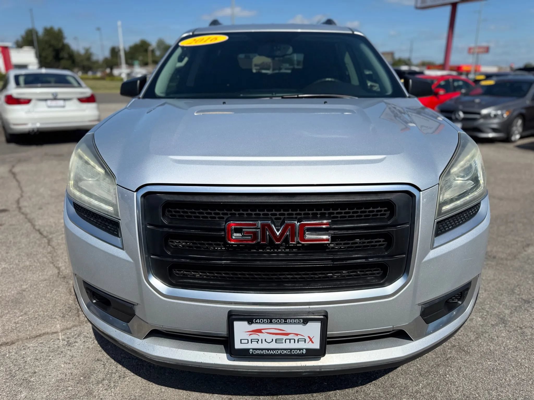 Used 2016 GMC Acadia SLE FWD image 9